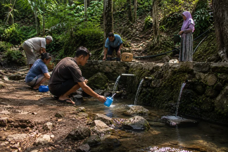 Menjaga Sumber Air di Desa Watulumbung Lumbang Pasuruan
